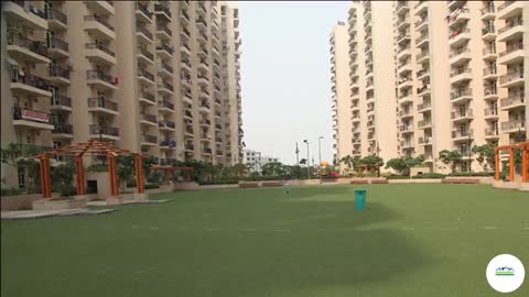 Ready to Move Flats Gaur City 5th Avenue