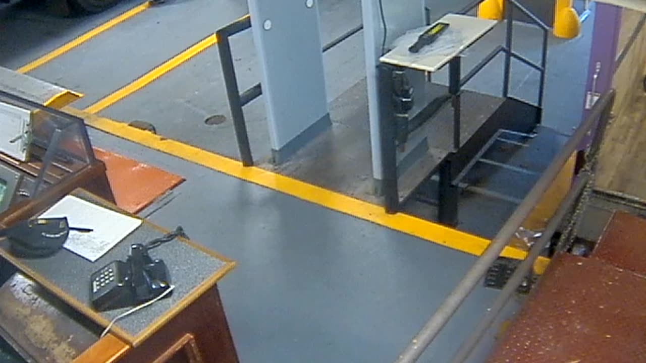 3205LHOBBACStLoadingDock_2021-01-06_08h19min50s443ms.mp4