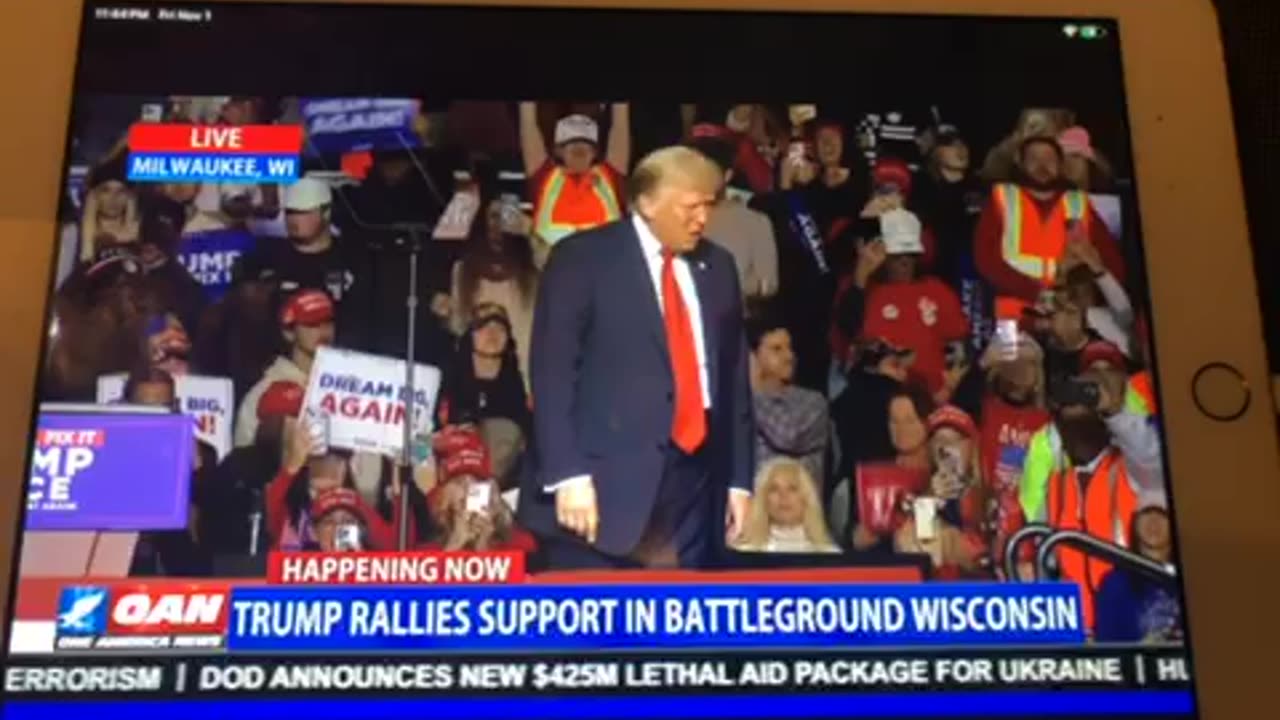 🦅 OAN rally concludes Milwaukee Wisconsin president Donald j trump November 01 11:53 pm