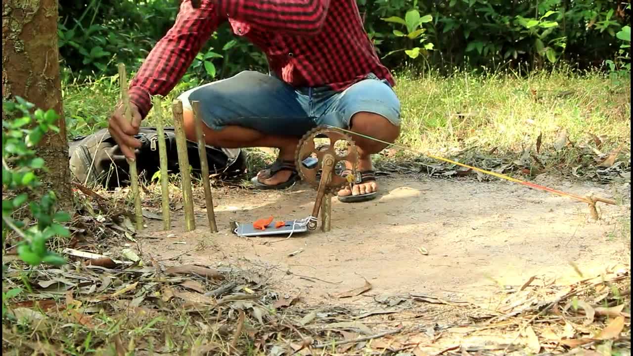 Easy Rabbit Trap Using iPhone & make from Bike - Fantastic Rabbit Trap Technology That Work 100%.