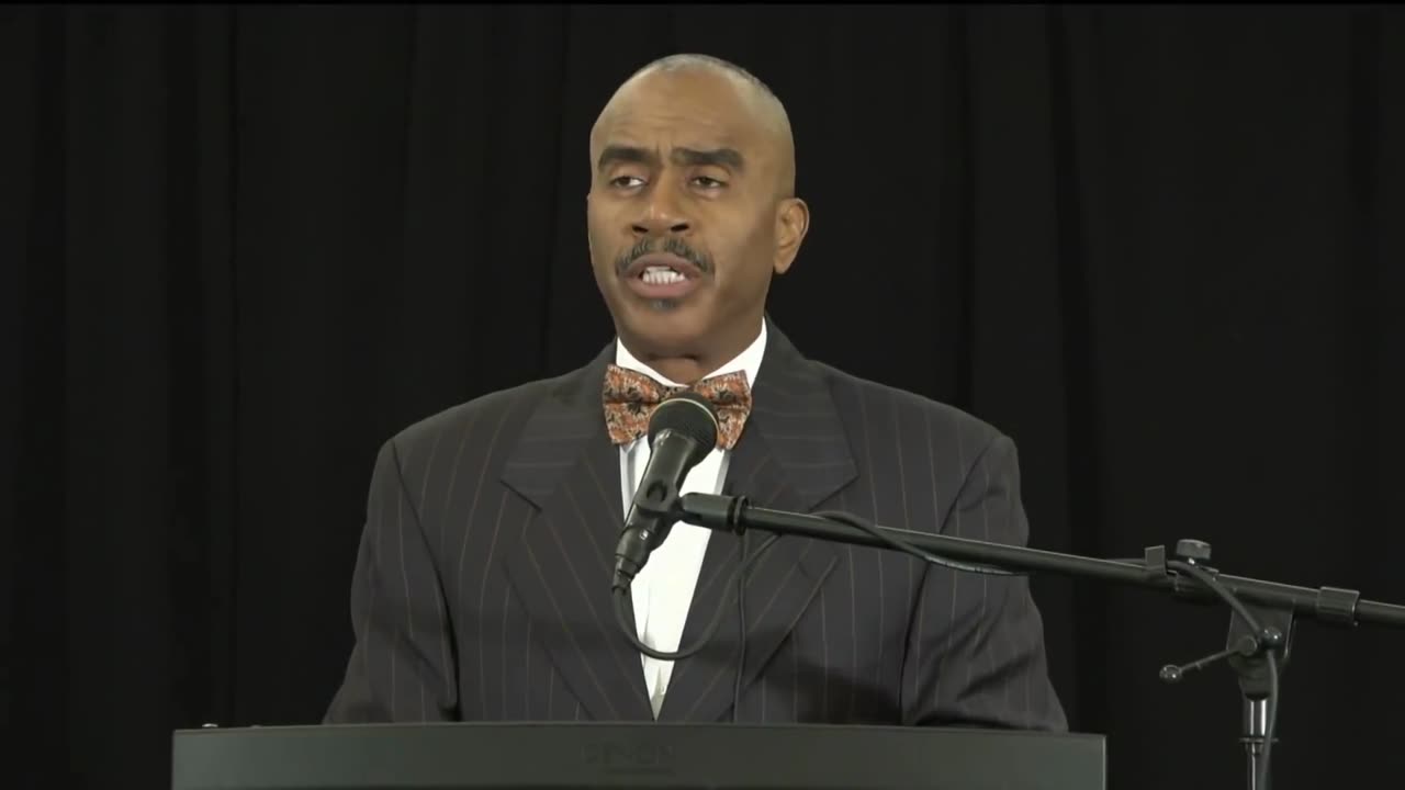 Pastor Gino Jennings: "When You Got In Mind To Do Right"