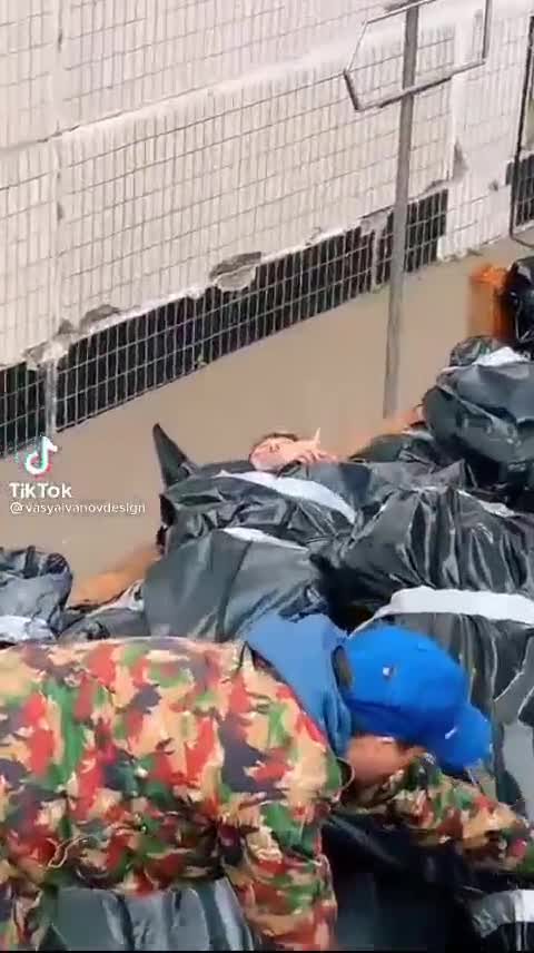 ΕΝΑΝ ΑΝΑΠΤΗΤΡΑ ΡΕ ΠΑΙΔΙΆ....ΧΑΡΜΑΝΙΑΣΑ ΣΤΗ ΣΑΚΟΥΛΑ ΤΟΣΗ ΩΡΑ