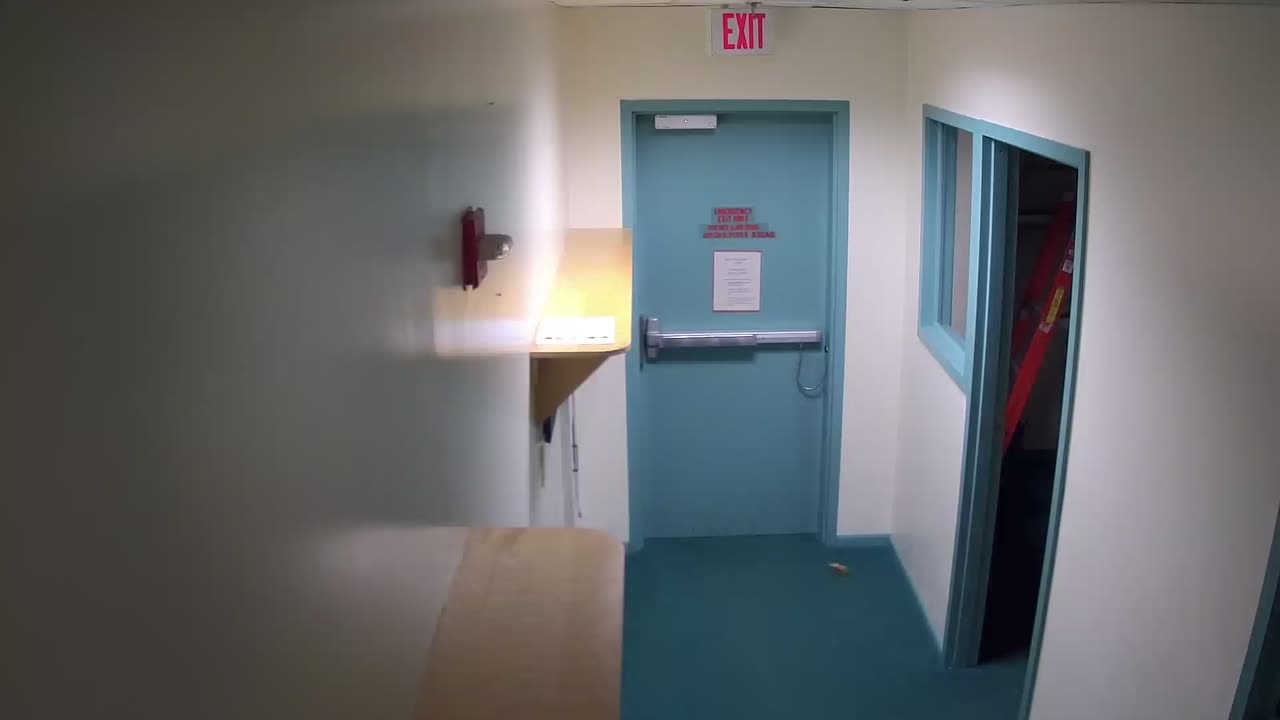 3851FHOB01DaycareEExitintoH2-155_2021-01-06_11h40min00s737ms.mp4