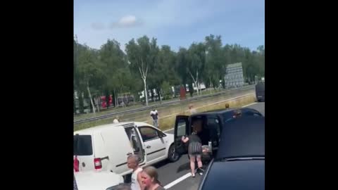 Holland: Dutch citizens blockade highway (July 16, 2022)