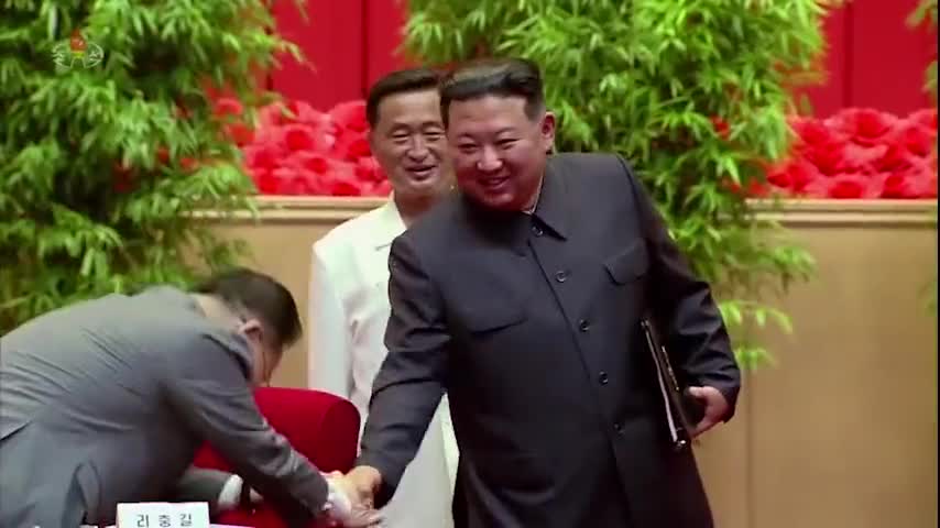 Kim Jong Un triumphantly declares 'victory' over COVID in DPRK