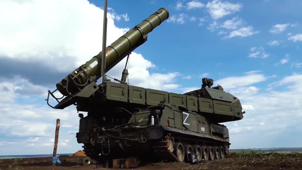 Ukraine War - The Russian crews of the Buk-M3 anti-aircraft missile system