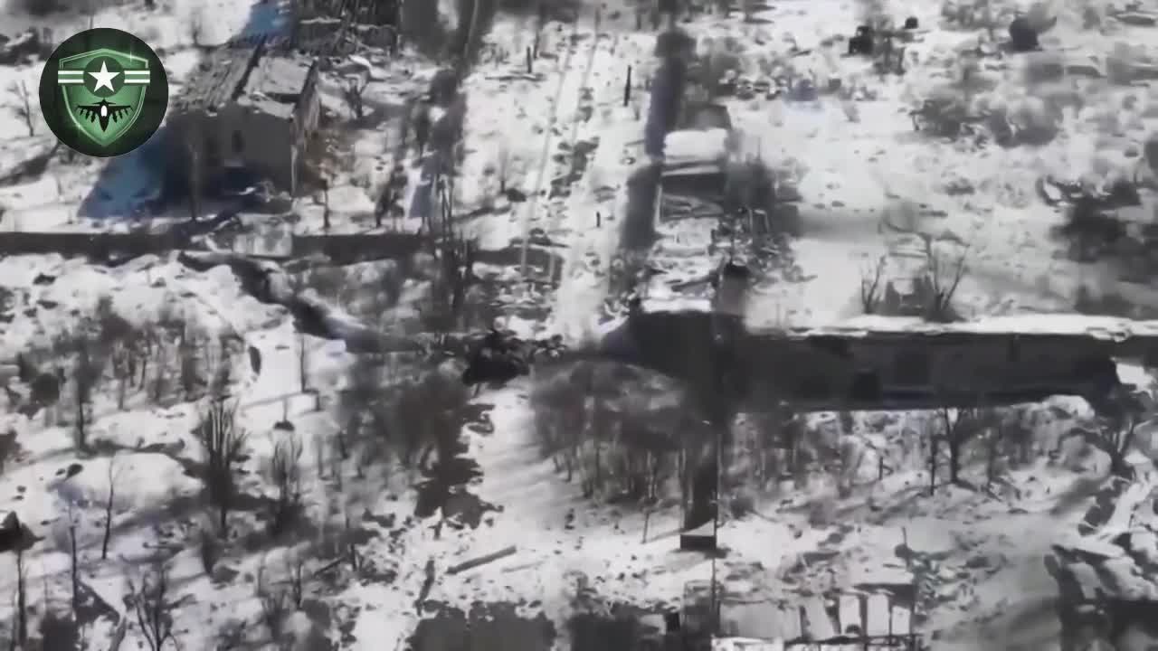 LIVE FOOTAGE UKRAINE TROOPS DESTROY RUSSIAN TANKS!