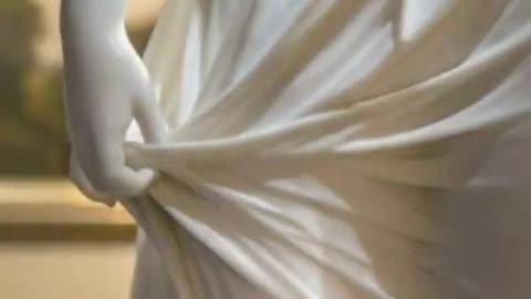 米開朗基羅是歷史上最偉大的雕塑家之一，他說“我在大理石中看到了天使，我會一直不停的雕刻！直到我把天使從大理石中釋放出來。他在大理石中看到了大衞，大衞雕像已在心中，看到了”