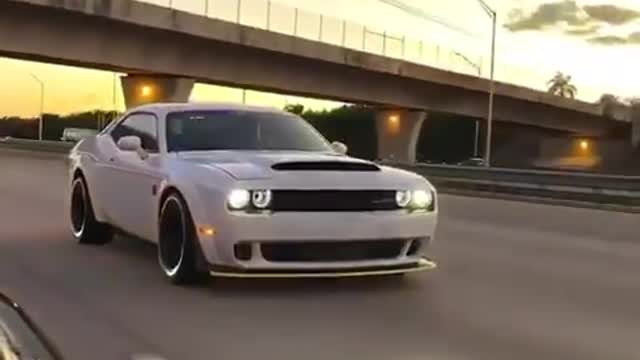 Dodge Challenger SRT Hellcat-sound