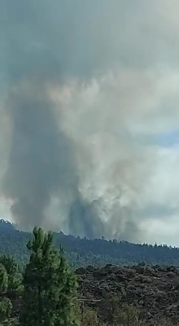 Volcano Eruption begins at La Palma