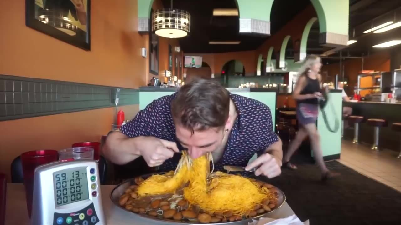 FAMOUS 8LB SPICY CHILI CHALLENGE IN CINCINNATI OHIO | ON FOOD NETWORK | JALAPENO CHILI | MAN VS FOOD