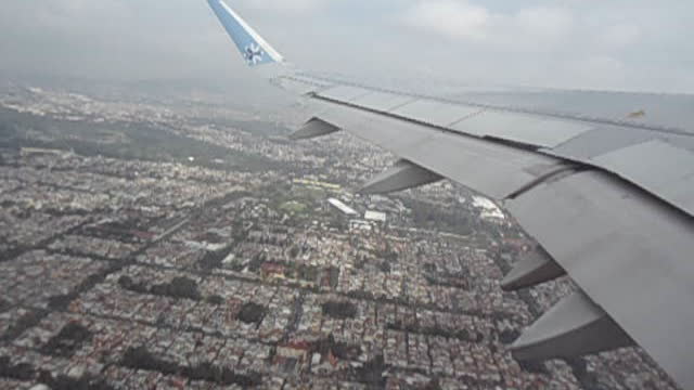 Despegue desde la ciudad de México. Take off from Mexico City.