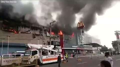 Flames engulf Philippines shopping mall in deadly blaze