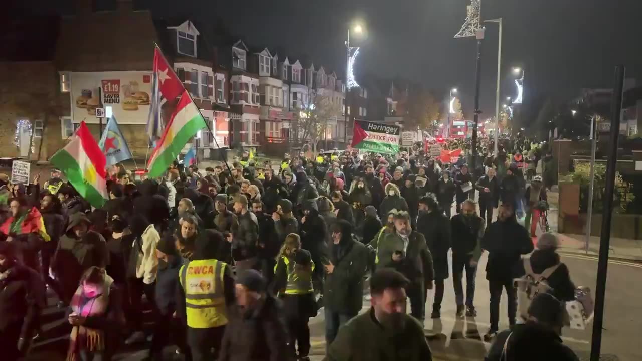 🔴 🇬🇧 BREAKING NEWS: Protests continue in London: As the number of