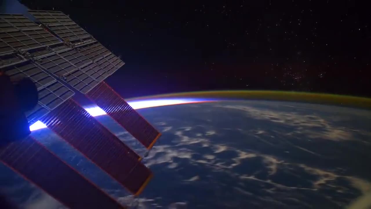 All Alone in the Night - Time-lapse footage of the Earth as seen from the ISS