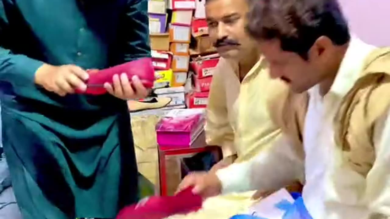 Jotha nurm chahiye sakht nahi