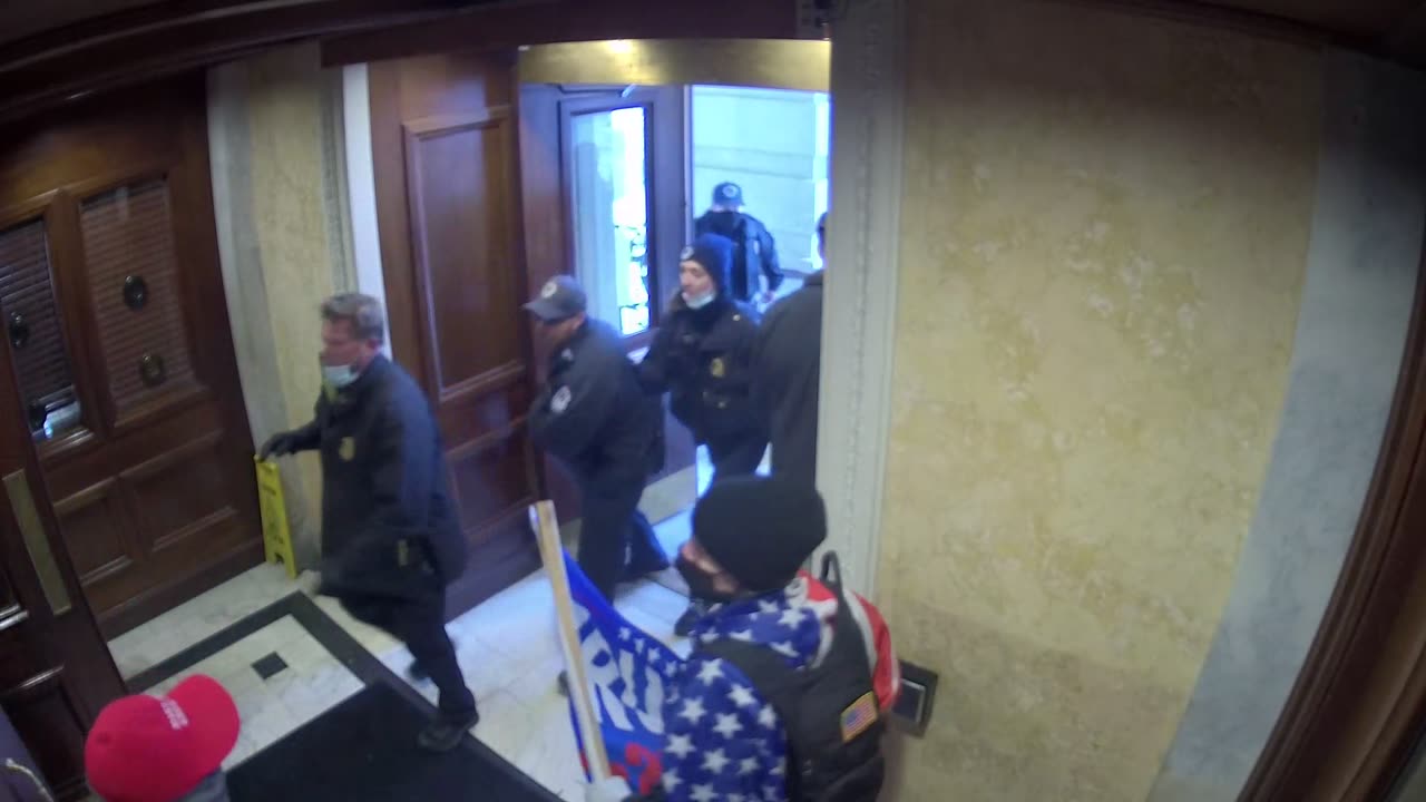 0181USCH01SouthDoorVestibule_2021-01-06_14h40min01s843ms.mp4