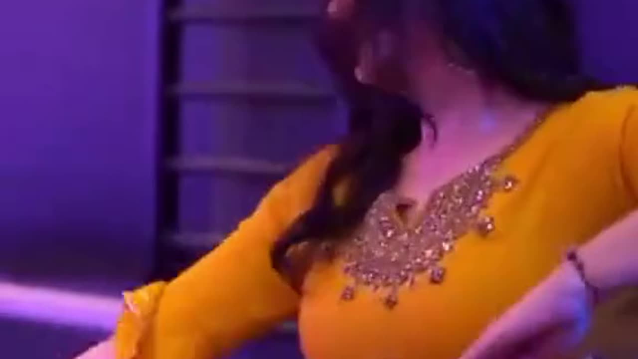 Zareena Khan 😍😍😍 cute dance