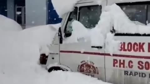 Heavy Snowfall In Sonamarg Of Jammu And Kashmir, India (19.02.2024)