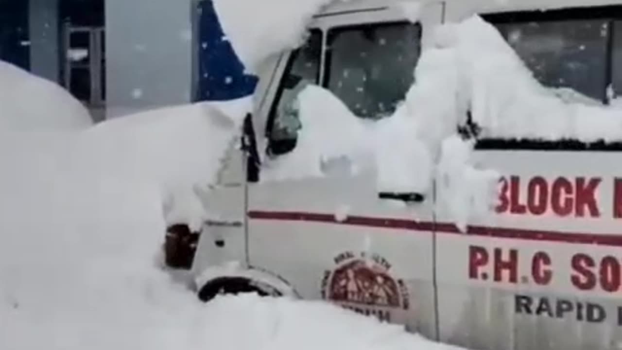 Heavy Snowfall In Sonamarg Of Jammu And Kashmir, India (19.02.2024)