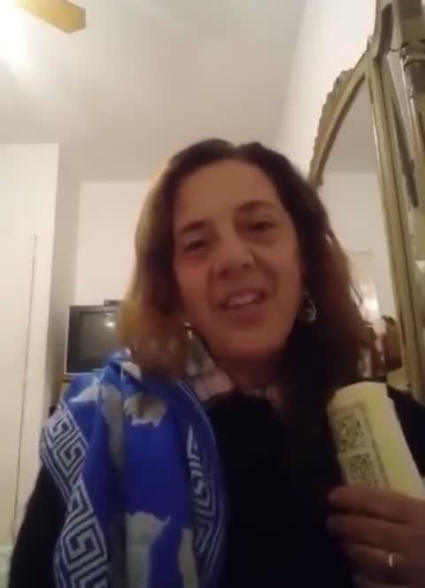 Zει στην Αργεντινή, είναι Ελληνίδα αλλά δεν έχει την ελληνική ιθαγένεια