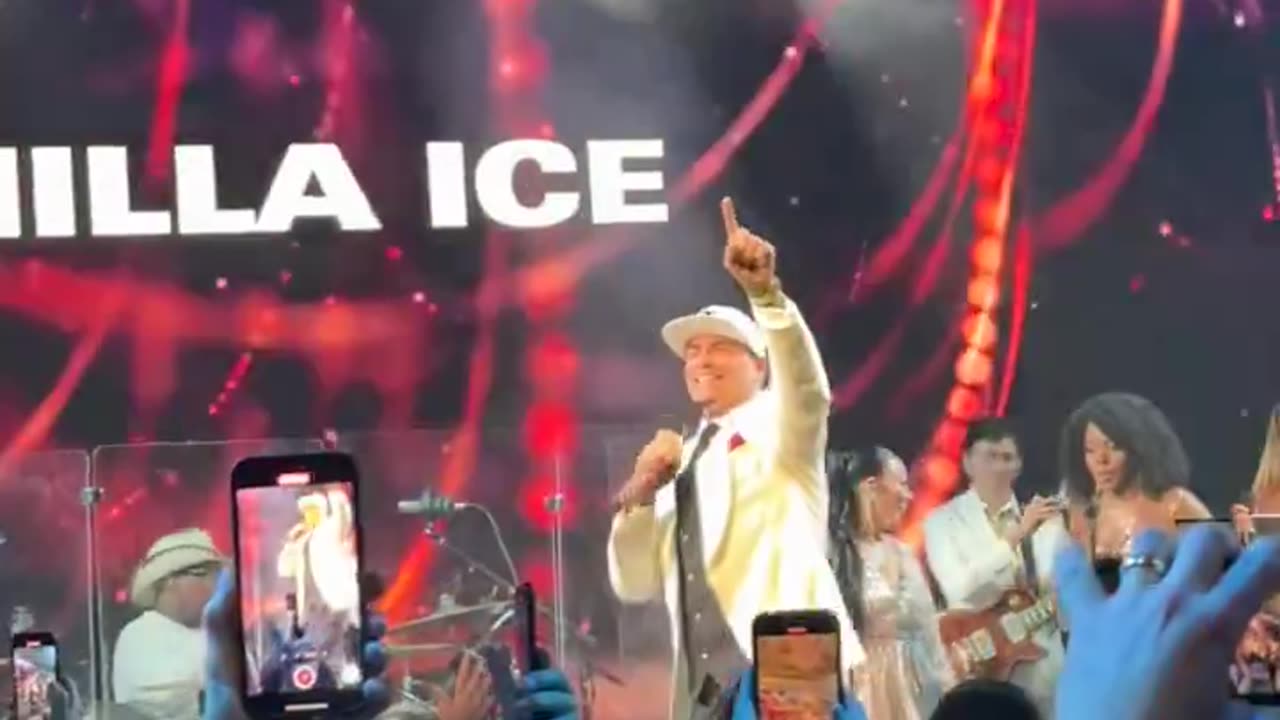 Vanilla Ice Rings in the New Year at Mar a Lago #MAGA