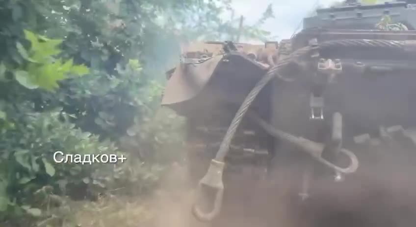 Ukraine War - Russian forces capturing a stalled Ukrainian tank