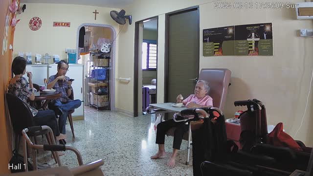 hallfront day n night 20220313