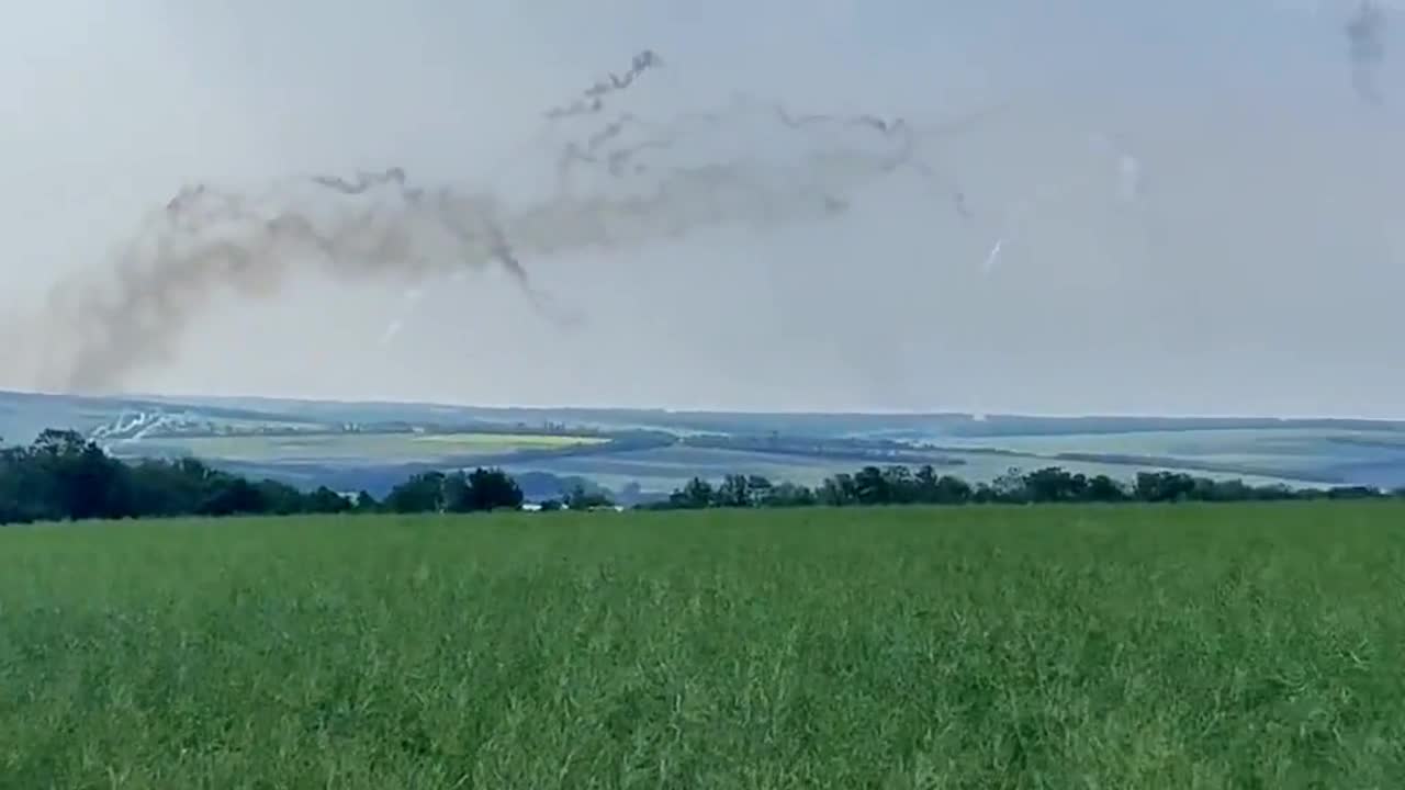 A pair of Rooks from the Russian Aerospace Forces work out the positions of the APU
