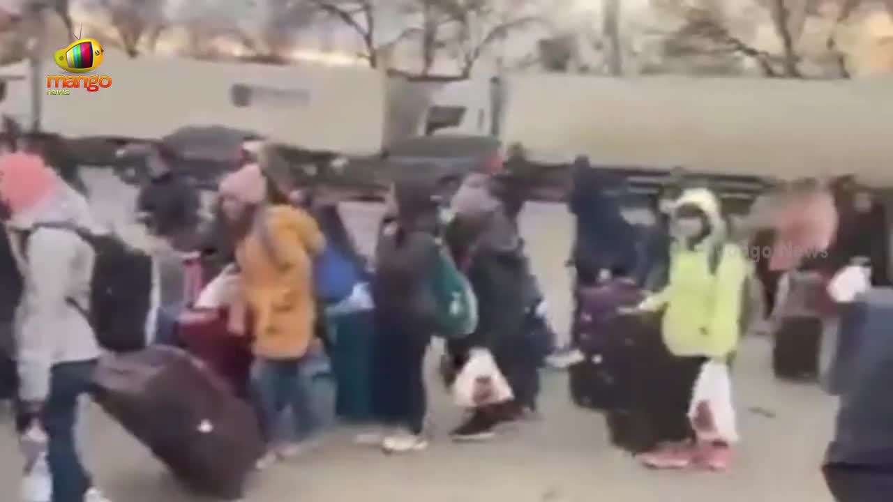 Watch International students flee from Ukraine .