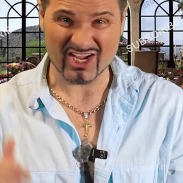 Italian hand gestures! Is wale ka matlab hai "Meri baat suno"