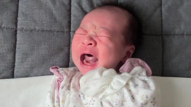 20day baby crying