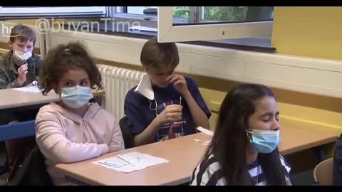 ☝ ️This is Germany. Now the educational process in schools goes like this. Video from September 7. 🤔