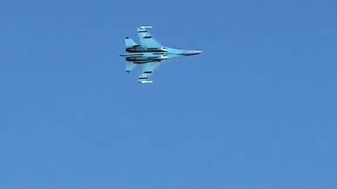 Amazing Video of a Ukrainian Su27 Firing Off a HARM Missile