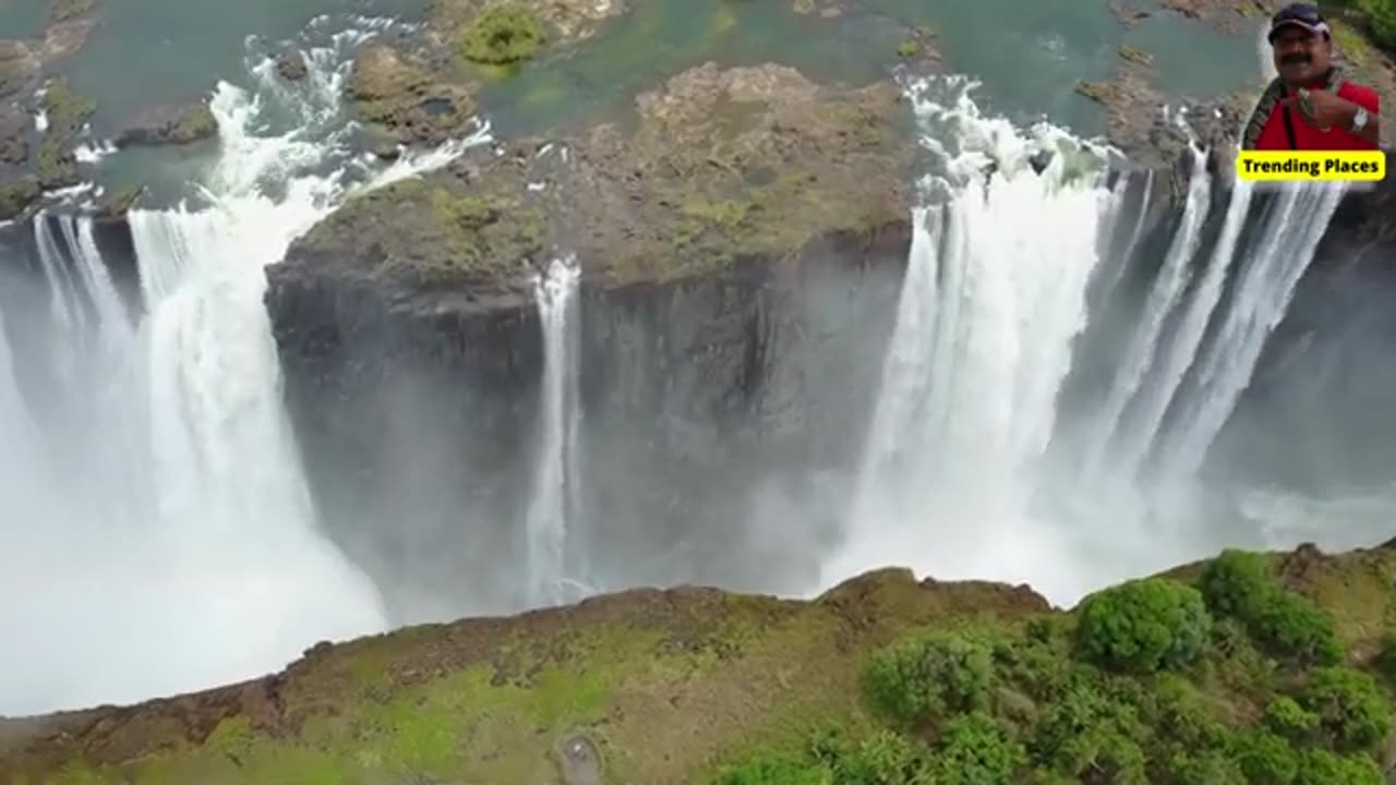 Awe-Inspiring Wonder: Victoria Falls, Zimbabwe