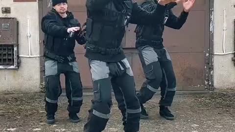 This mix is SICK! DC - Moi