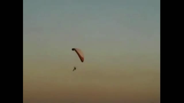 Dominator VS Reflex Collapse Test! The Difference Between Paramotor Life And Death!