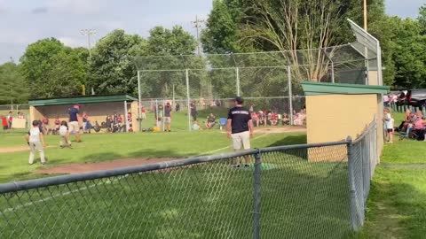 Yankees vs Braves. (Little League Baseball)