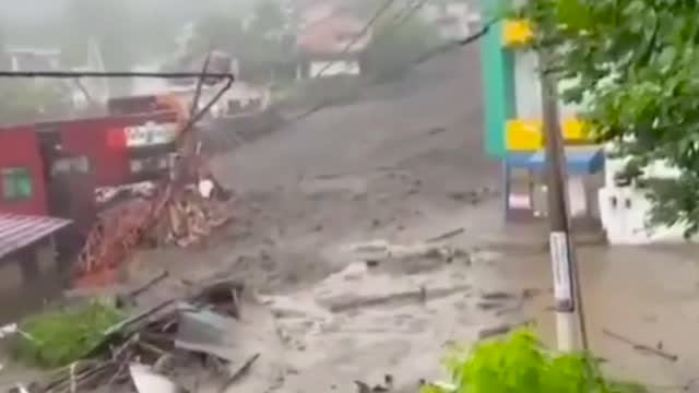 Dramatic video! LARGEST LANDSLIDE in Atami City, Japan