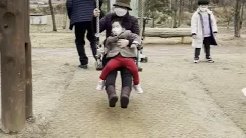 Korea's traditional swing with baby