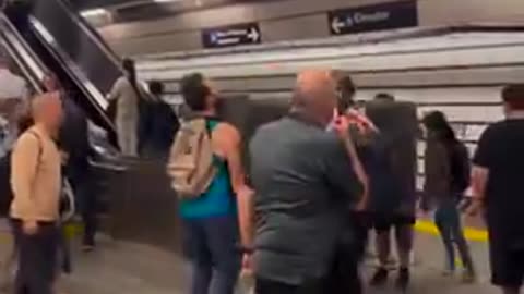 ONLY IN NEW YORK.. 👀