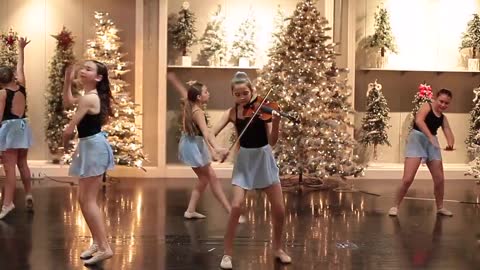 Carol of the Bells - Dance and Violin - Karolina Protsenko