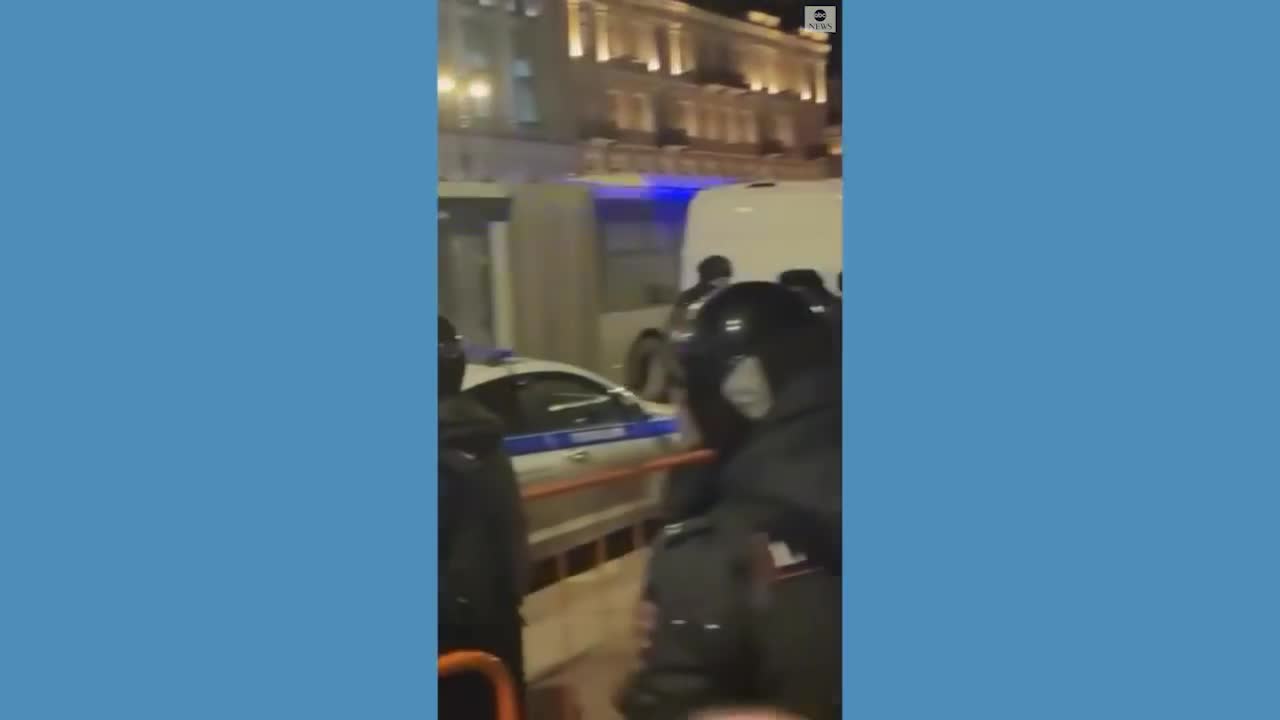 Russian police detain anti-war protesters