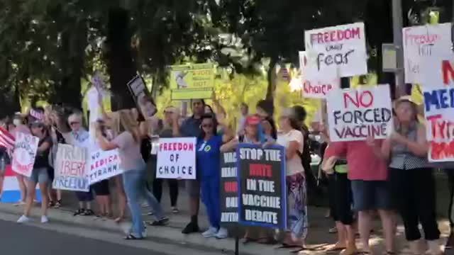 Anti mandate protest for healthcare workers in Roseville CA