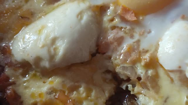 Fried eggs, a crazy way
