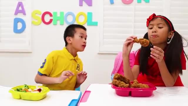 Wendy and Andrew Learn to Share Food and Pretend Cook Toy Food_Cut.mp4