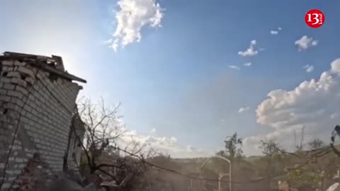 Ukrainian police fighters "cleanse" Vovchansk city from Russians - Combat footage