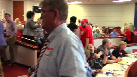 Kenny Wallis at the Republican Party of Arkansas District One view of the crowd