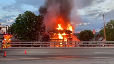 Images de l'incendie de la 123e Rue à Saint-Georges