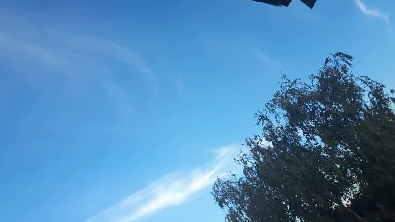 Himmel in Berlin am 25.09.2023 um 18:30 Uhr